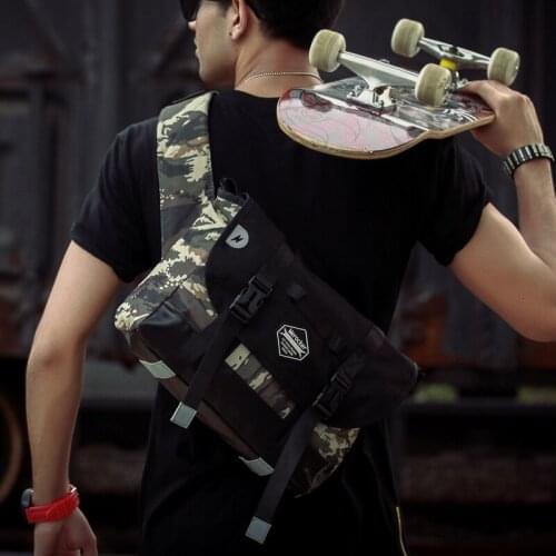 Hiking and Bicycle Camouflage Sports Bag Men Oxford Bike Riding Messenger Bags with Laptop Compartment Teenagers Messenger Bag