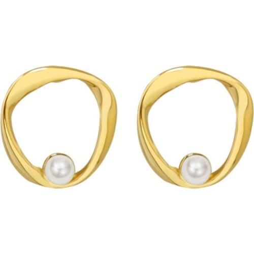 Elegant And Romantic Pearl Inlaid Geometric Irregular Round Hoop Earrings Women Beautiful Jewelry Fashion Earring Wholesale