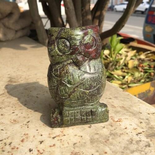 Natural Healing Quartz Rock Crystal Carved Dragon Blood Stone Figurine For Decoration