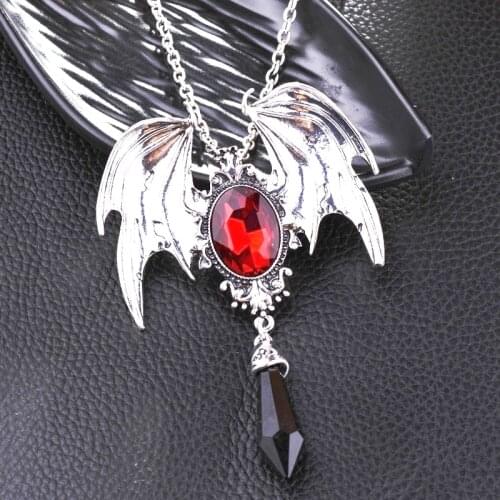 New Trendy Animal Bat Pendant Necklace Womens Necklace Bohemian Crystal Inlaid Necklace Pendant Accessories Party Jewelry