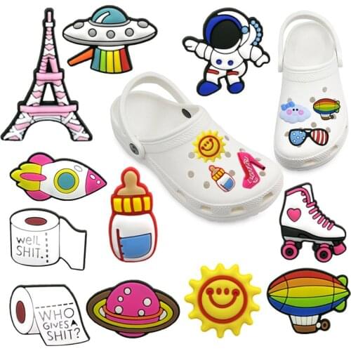 1pcs Eiffel Tower PVC Shoe Charms Accessories Sun Skates UFO Decoration Charms Designer Bracelets Ornaments Doctors Gift