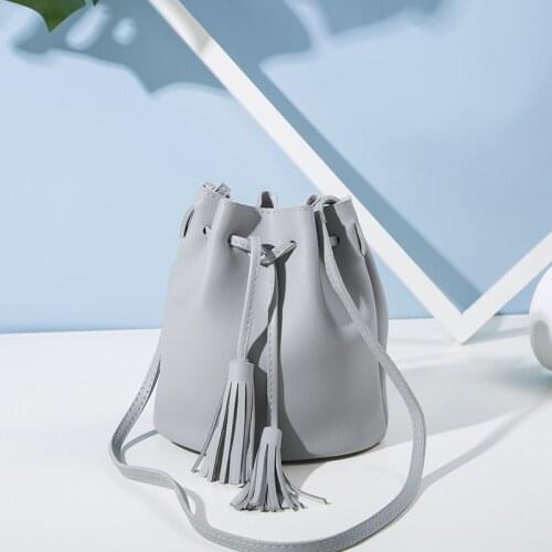 High Quality Retro Shoulder Bag Simple Crossbody Bag Tote 2021 Fashion Women Bucket Bag Vintage Tassel Messenger Bag