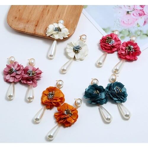 Fashion simple personality creative earrings for women with faux pearl flower water drop design exquisite female Kolczyki