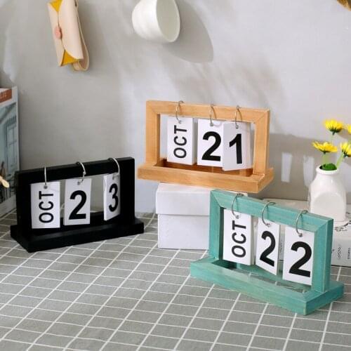 Wooden page flipping calendar, office desk decorations, creative and simple home calendar decorations