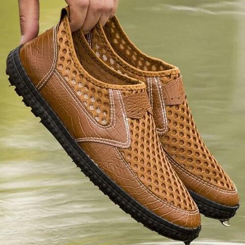 Fashion Summer PU Leather Mens Sandals Breathable Hollow Out Classic Mens Flat Sandals Solid Rubber Leather Male Casual Sandals