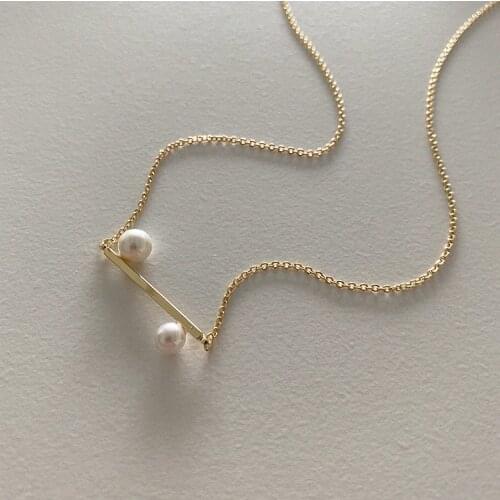 HUANZHI 2020 New Korea Simple Metal Chain Asymmetry Pearl Clavicle chain Necklace for Women Girls Party Jewelry Gifts