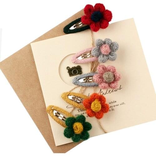 Girls Beautiful Woolen Yarn Flower Lined Snap Hair Clips Barrettes Snap Clips For Kids HC111