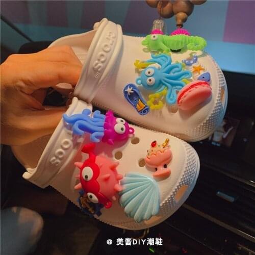 Bundle Vintage Charms for Crocs DIY New Brand Shoe Charms Designer Luxury Fashion Sea World Shoe Decoration for Crocs JIBZ