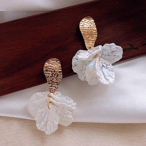 White fungus needle Xia Xiaoqing new multi-layered petal earrings vintage earrings