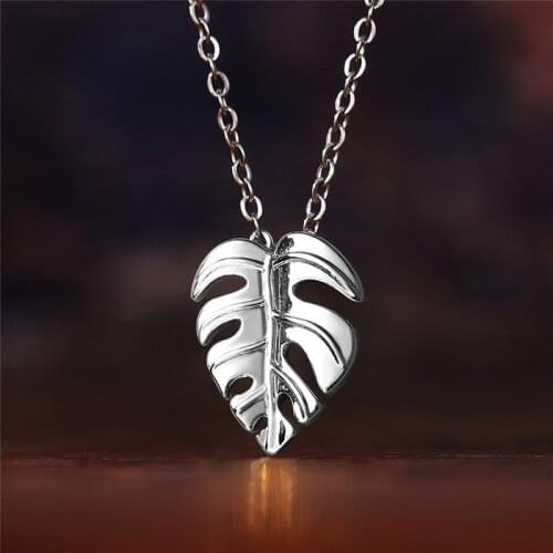 Huitan Creative Leaf Pendant Necklace for Women 2 Metal Colors Available Hot Sale Fashion Versatile Girls Necklaces Gift 2021