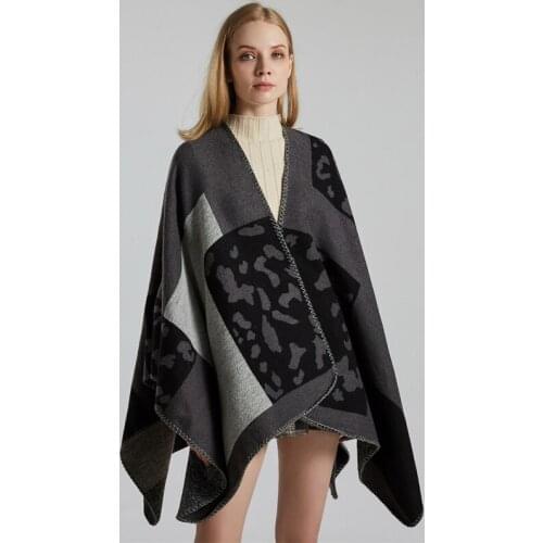 New arrival Fashion comfortable elegant leopard print scarf winter vintage thick warm high quality two sides knit poncho