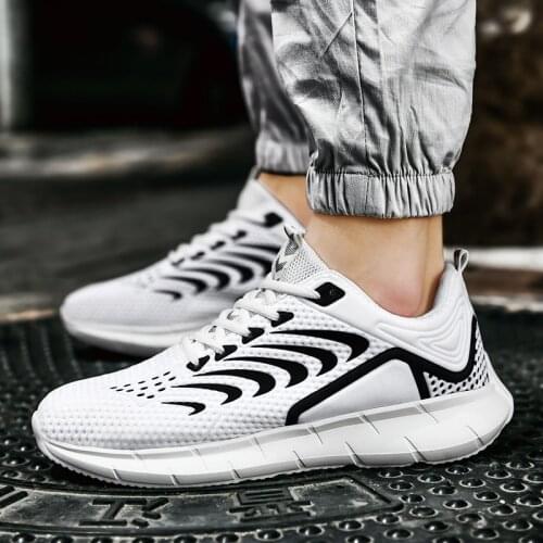 Mens Trendy Sneakers Ultra Light Comfortable Running Shoes Luminous Men Designer Footwear Luxury Brand Leisure Shoes Masculino