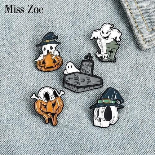 Halloween Enamel Pin Skeleton Skull Pumpkin Ghost Grave Coffin Brooch Bag Lapel Pin Gothic Badge Boo Jewelry Gift for Friends