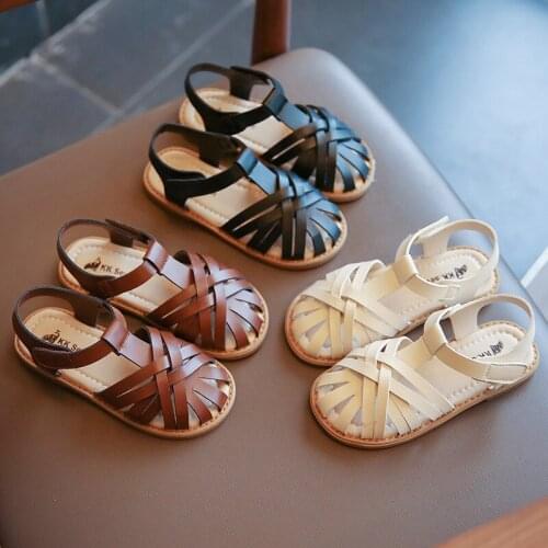 Childrens sandals 2021 new princess shoes beach shoes soft bottom fashion hollow girls shoes wedding flat shoes