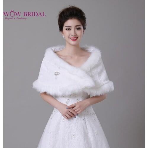 Wowbridal 2021 Graceful Wedding Jacket Submissive Faux Fur Collar with Brooch Shawl Bridal Coat Accessories PJ0061