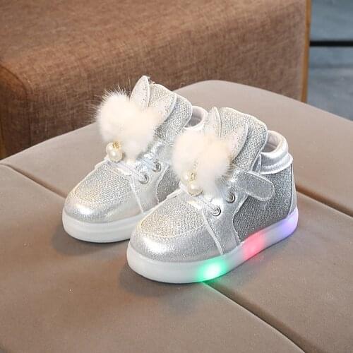 Childrens Led Shoes Girls Princes Casual Lighted Sneakers Glowing Shoes Kid Sneakers Boys Baby Sport Shoe with Luminous Sole