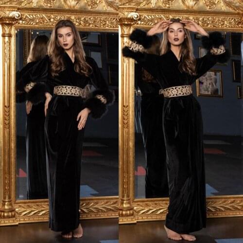 2020 Womens Bathrobe V Neck Long Sleeves Feather Velvet Nightgown Robe Prom Bridesmaid Shawel Custom Made Lady Sleepwear