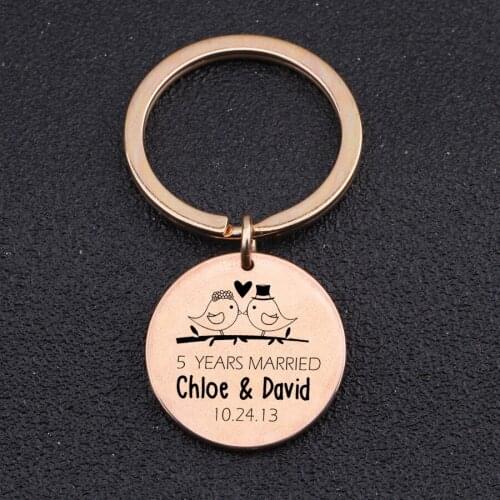Custom Name And Data Fashion Keychain Engraved Love Birds Married Custom Special Data anniversary Souvenir Couples Keychain Gift
