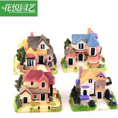 Artificial Mini Miniature Resin House Craft Ornament for Home Decoration Small House Model DIY Cute Mini Resin House Miniature