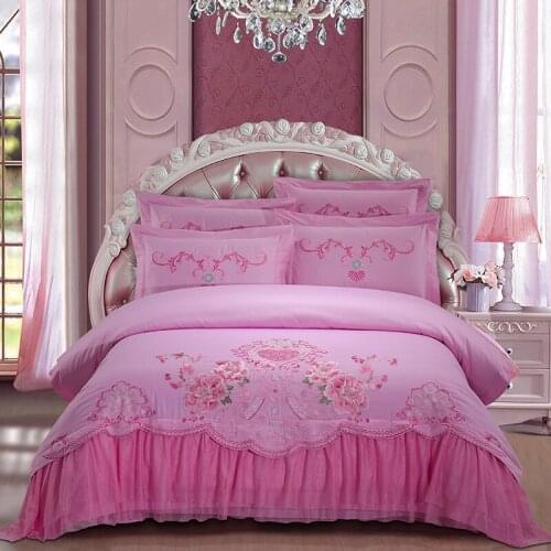 100% cotton red lace Oriental embroidery deluxe bedding set Queen 4PCS extra large feather quilt set sheet