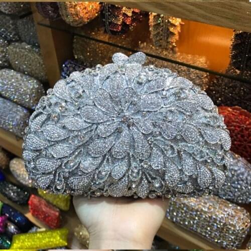 Classic Hollow Out Flower Women Gold Crystal Evening Purse Metal Clutch Bag Wedding Cocktail Prom Bridal Handbag red/champagne