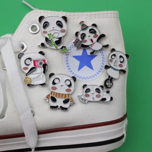 China Panda Enamel Brooch Cute animal Lapel Pin Bamboo Birthday party Acrobatic Panda Photograph scarf Life of Panda Badge jewel
