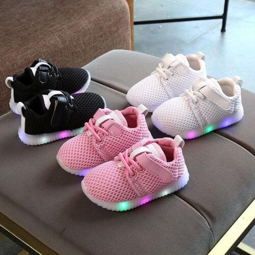 2020 Fashion 3 Colors Baby Light Shoes Toddler Girls Shoes Boys Casual Kids Sport Trainers Baby Shoes LED Flash Casual Shoes