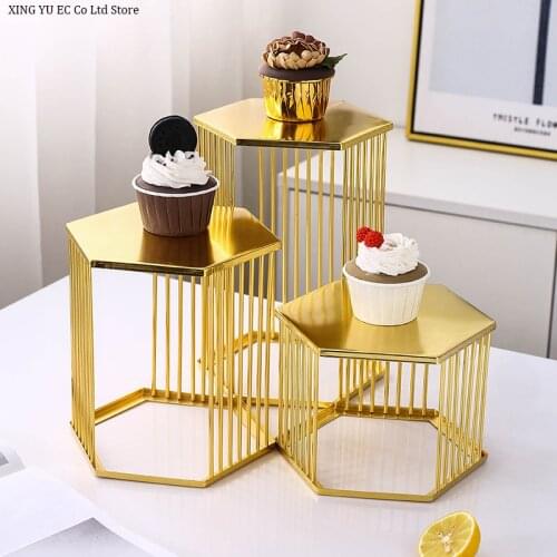 Golden Wrought Iron Dessert Display Tray Dessert Fruit Tray Home Creative Living Room Cake Display Tray Creative Display Stand