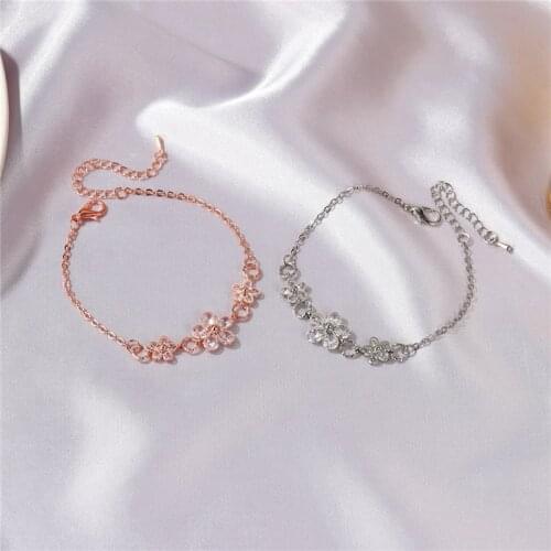 Hot Sell Temperament Crystal Flower Bracelet For Women Girls Fashion Cute Rhinestone Plant Charms Bangles Jewelry Party Gifts