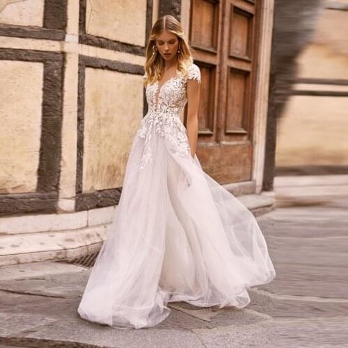 Boho Wedding Dress O-Neck Appliques Lace Cap Sleeves A-Line Tulle Open Back Beach Wedding Gowns 2020 Custom Made Bride Dresses