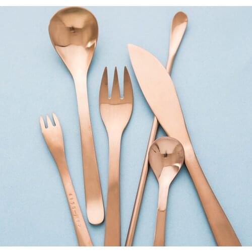 Japanese Style Stainless Steel Black Cutlery Gold Dinner Fork S poon Knife Dessert S poon Salad Fork Bestek Tableware Set