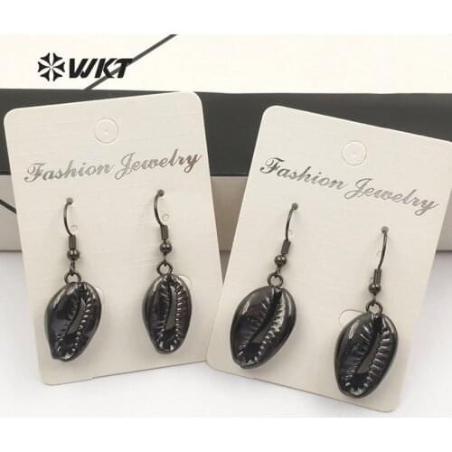 WT-E464 Simple Design Real Cowrie In Full Gun Black Color Electroplated Beach Shell Earring Punk Style Gift For Fashion Women