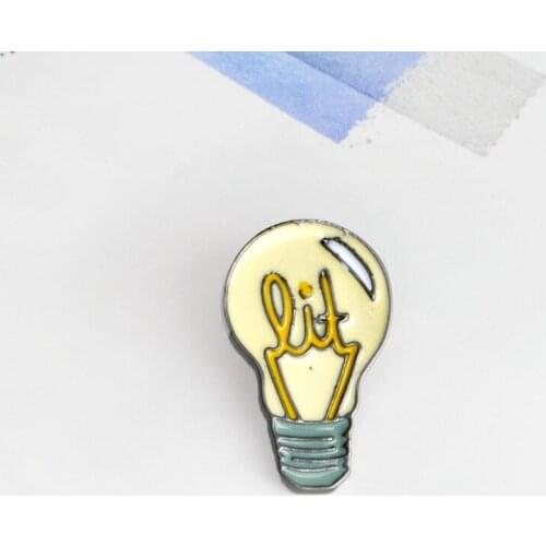 Good idea brooch Cartoon light bulb pin Button Pin Denim clothes Pin Badge buckle Jewelry gift For kids friends