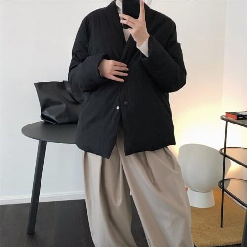 Winter new Japanese style niche design V-neck cotton-padded jacket, bread jacket, loose casual thick warmth ladies jacket