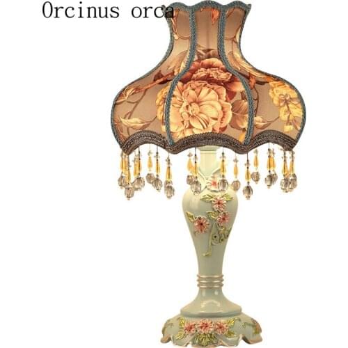 Luxury European Style Lace desk lamp Princess bedroom bedside lamp creative simple French garden retro cloth desk lamp