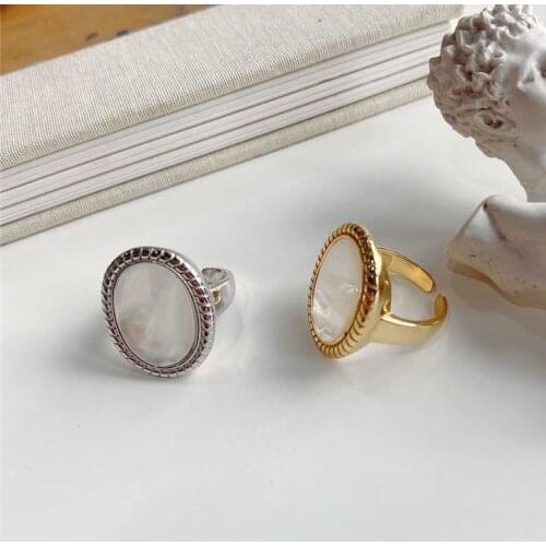 Classic Vintage Big Wide Finger Rings For Women French Design Royal Stylish Large Shell Geometric Oval Gold Ring Jewelry Gifts