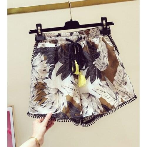 Hot Pants Woman Flower Short Summer Wear New Tassels Elastic Waist Casual Pants Girls Ladies Holiday Seaside Beach Hot Pants