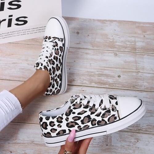 Women Vulcanize Shoes 2021 Fashion Leopard Casual Shoes Women Comfort Flat Shoes Women Plus Size Canvas Shoes Zapatillas Mujer