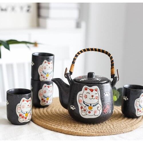 Set of Japanese Ceramic Cute Cat Tea Pot Tea Cup Water Cup Maneki Neko Design Porcelain Kettle Teaware Set (4 cups+1 teapot)