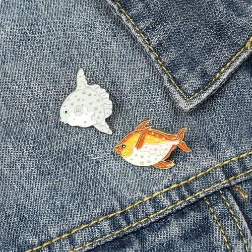 Ins Tide Cartoon Goldfish Brooch Personality Creative Marine Animal Tropical fish Badge Fashion All-match Clothing Accessories