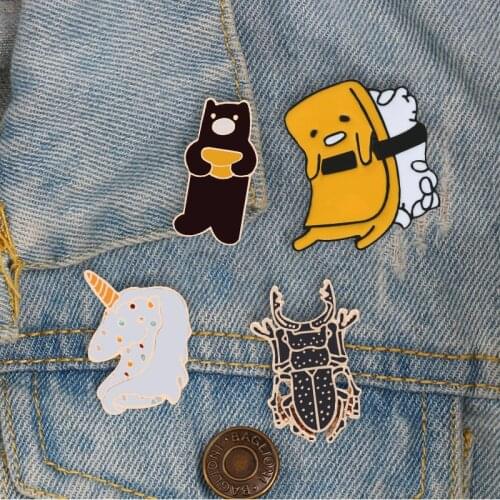 Animal Brooches Badge Dog Horse Bear Insect Badges High Quality Enamel Metal Lapel Pins Men Jackets Backpack Button Icon Jewelry