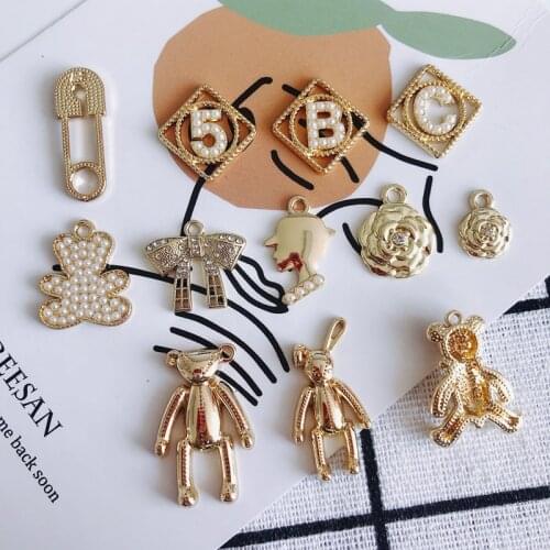 Trendy Alloy Bear Pendant Inlaid with Pearl Bow Knot Zircon Letters Fashion Sweet Lady Elegant Necklace Pendant Accessories
