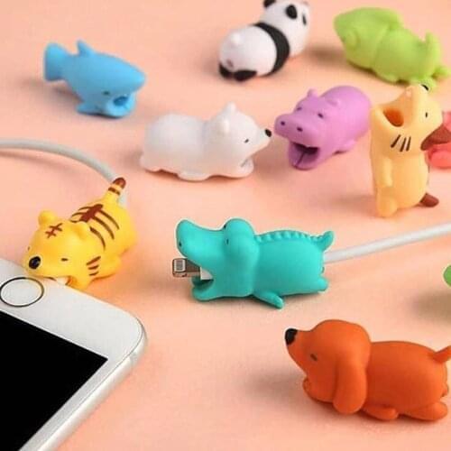DIHFXX 1PCS Cute Animal Data Cable Protector Travel Accessories USB Charging Line Protector Fashion luggage Tag Drop Shipping