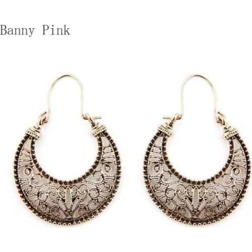 Cute Hollow Crescent Pendant Drop Earrings For Women Vintage Geo Dangle Fishhook Earrings Fashion Jewelry Pendietes Bijoux Femme