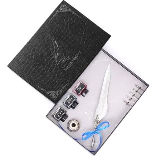 European Creative Turkey Feather Pen Retro Body Round Pen Set Factory Origin Source Christmas Gift + Pen Holder + Five Nibs