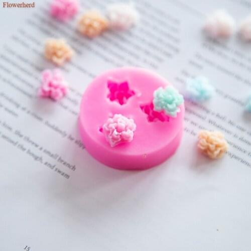 Creative Cake Decorating Tools 3d Flower Soap Silicone Mold 3 Holes Flexible Silicone Soap Mold DIY Chocolate Biscuit Mold