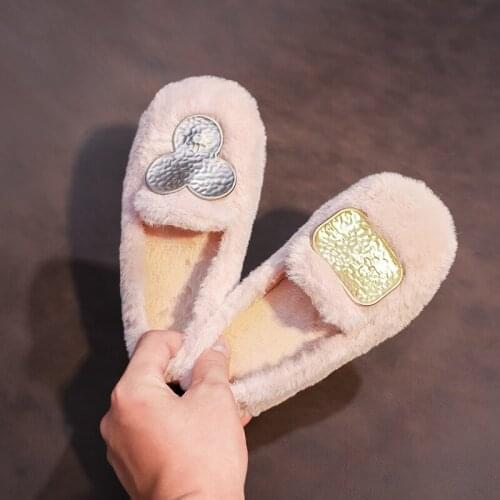 Soft pink white fluffy girls loafer skid resistance little girl winter shoes with sweet silver gold brooch furry plush flats