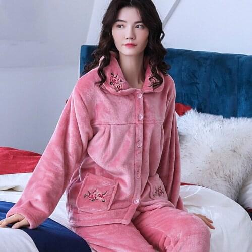 H5839 Women Pajamas Suit Middle-aged Female Autumn Winter Sleepwear Home Clothes Thickened Flannel Long Sleeves Loose Nightgown