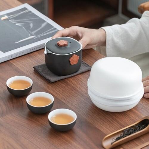 Portable Travel Tea Set Ceramic Teapot Kettle Quik Pots One pot and Three cups Teaware Chinese Drink Teapots Tea Cup Gaiwan