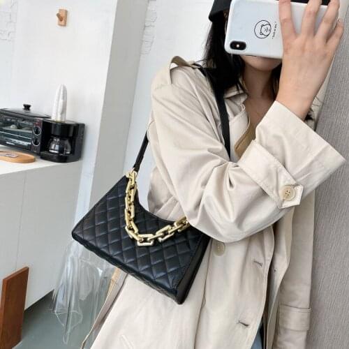 Armpit Bag Womens 2021 Summer New Fashion Popular Shoulder Bag Fashion Lingge Chain Mobile Phone Bag